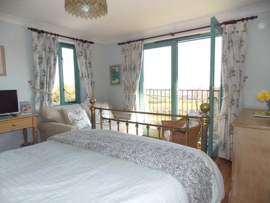 リスカード Trecarne House Bed & Breakfast エクステリア 写真
